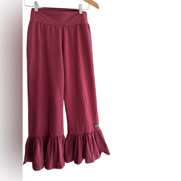 Matilda Jane Pants - Matilda Jane Women’s Ruffle Pants, Sz Small
Pink
Waist 13
Length 34
Inseam 23